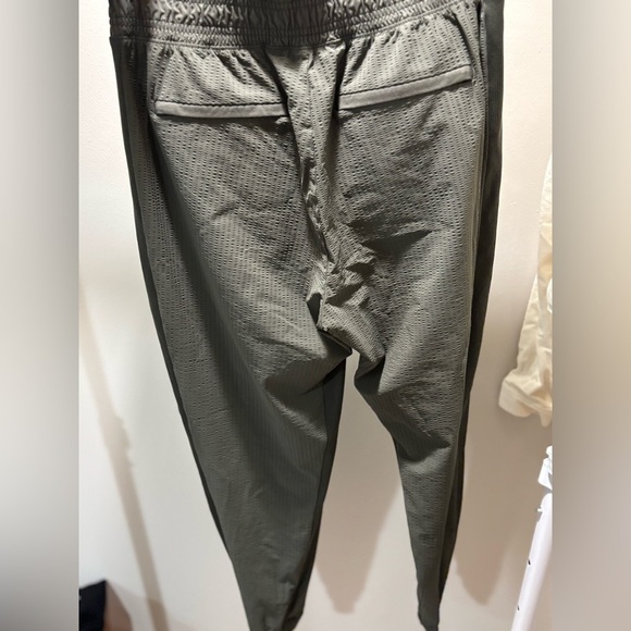 Athleta Olive Green Textured Brooklyn Pants Size 6 - Picture 6 of 8